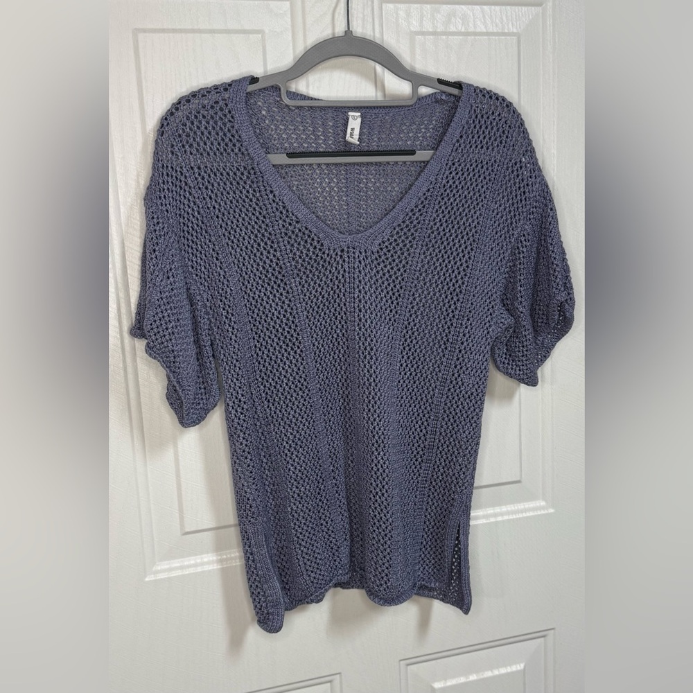 Wishlist Lavender Knit V-Neck Blouse Size Large